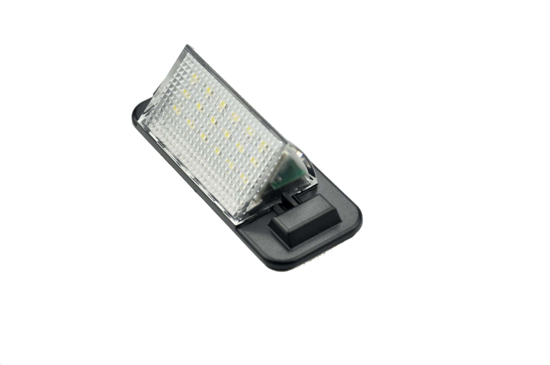 products/325/4_7.jpg - LED SIJALICE ZA OSVETLJENJE TABLICE - BMW 030113 - Xenon Svetla Beograd